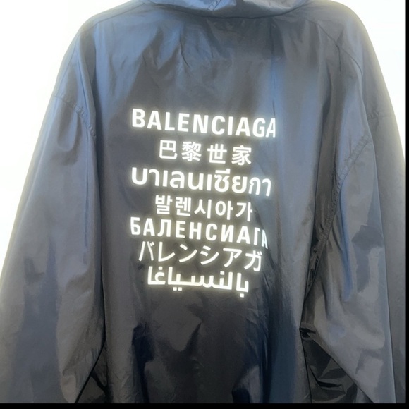 Balenciaga
Balenciaga 7-language assault suit jacket - Picture 3 of 13